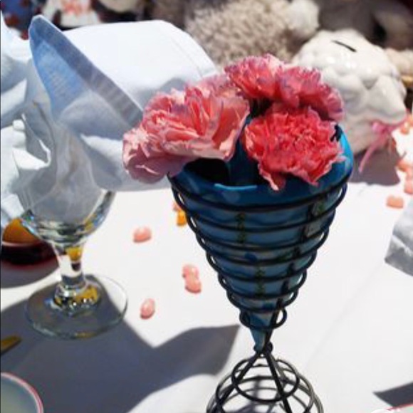 6 Crate & Barrel French fry holders metal - Picture 7 of 7